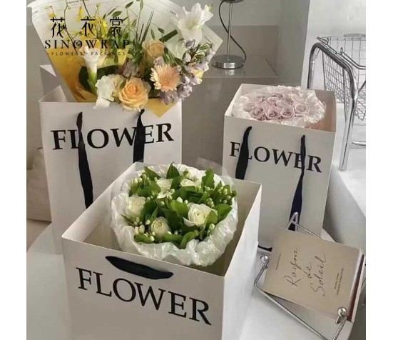 Пакет переноска біла FLOWER